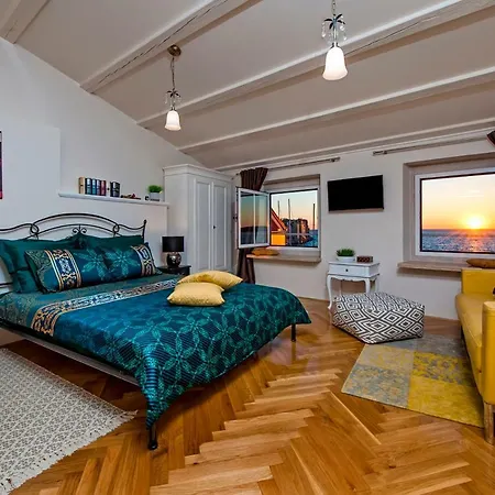 아파트 Luxury '936' *