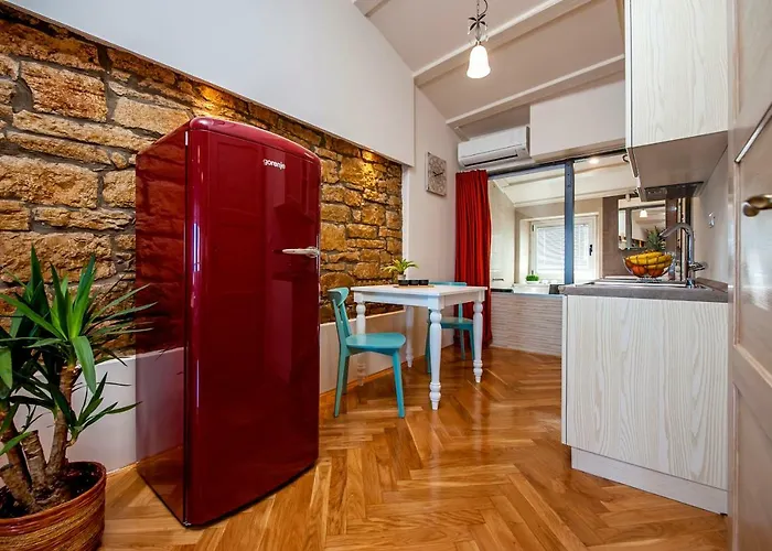 Luxury '936' Ρόβινι